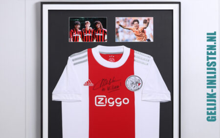 Voetbalshirt inlijsten met foto’s